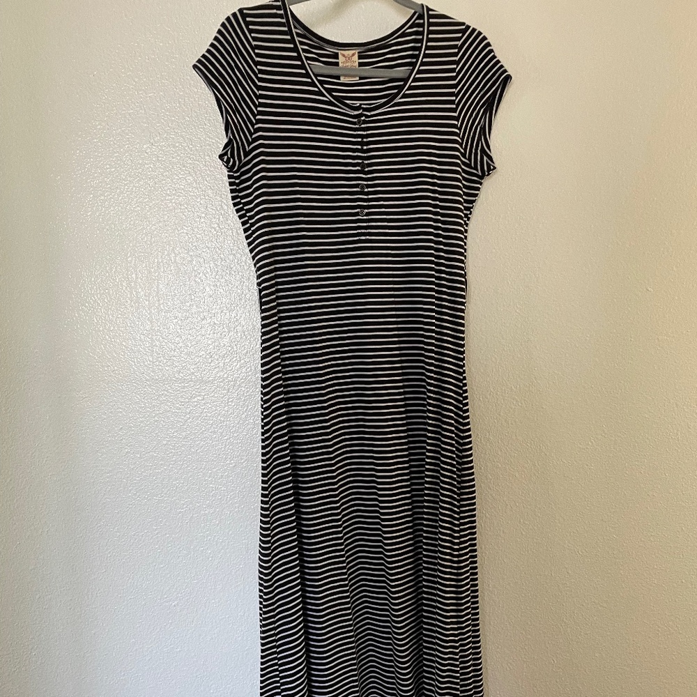 FADED GLORY / BLACK AND WHITE MAXI DRESS